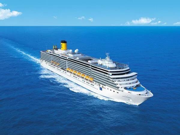 芬坎蒂尼捐赠歌诗达“唯美号”船模 贺工程大四十芳华