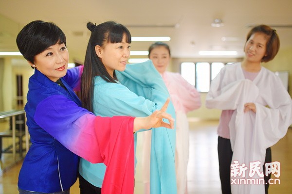 【上海人家】白娘子金静的越剧情缘