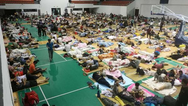 迎战台风“安比”| 浦东新区沿海各镇严阵以待，转移安置1万余人