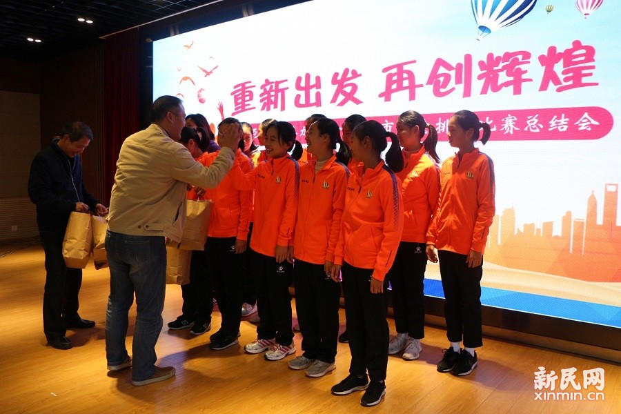 朱泾小学召开参加第十六届上海市运动会排球比赛总结大会