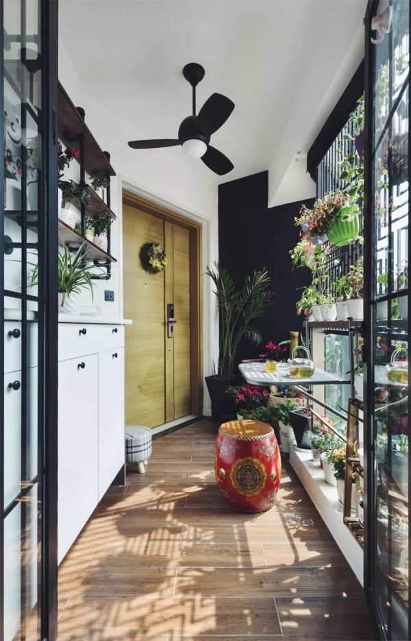 110㎡北欧混搭新中式,一进门,就被他家的入户花园深深的吸引住了~