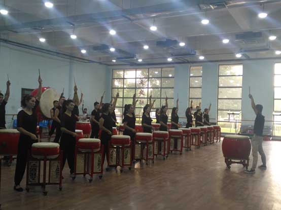 上海文化援疆帮助泽普县培养专业的鼓乐队伍