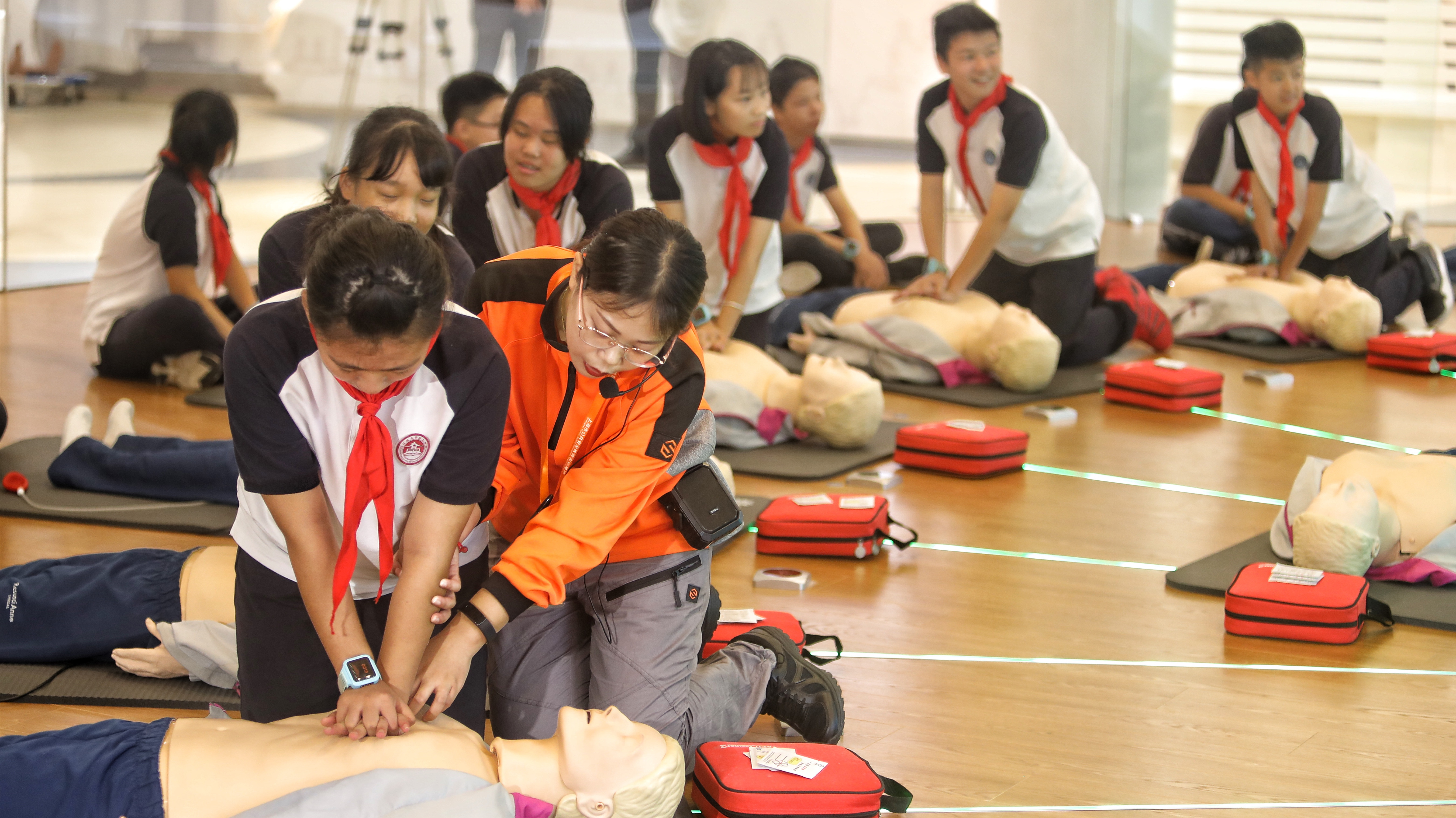 视频 | 东方绿舟初中学生“8课时”安全实训拉开帷幕