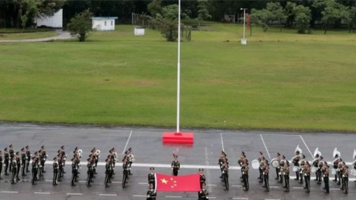 22年一直和国旗同框，驻港部队的实力与底气