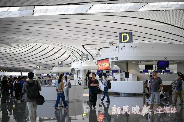 大兴机场开航刷脸值机安检登机大兴机场全流程实现无纸化