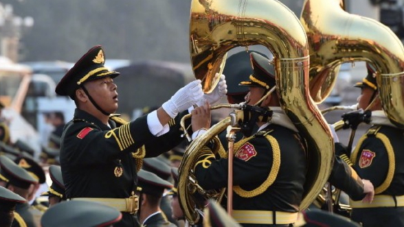 新中国阅兵史上最大规模军乐团亮相国庆70周年庆祝活动现场