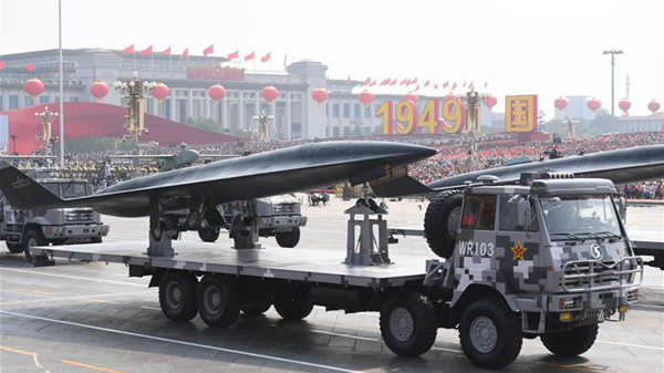 无人作战第1方队：高空高速无人侦察机黑色涂装首次亮相