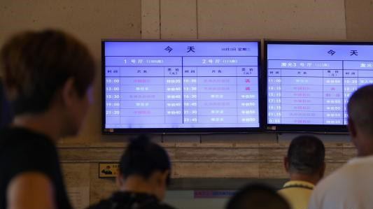 《中国机长》等三部主旋律影片三日累计票房超19亿元