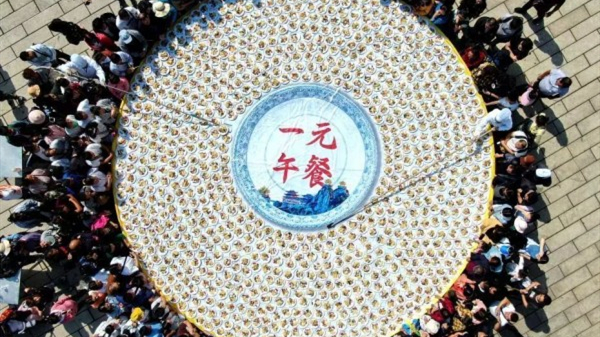 上千人排队，“一元午餐”又来了！这份午餐可不一般！