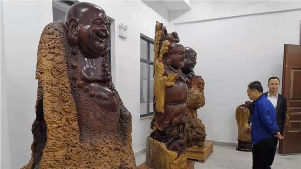 近20年持续建设，收藏造像3800余尊，宁波奉化弥勒文化园开园