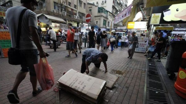 香港贫穷人口创近十年新高，暴徒找工作困难，还想怎样搞？