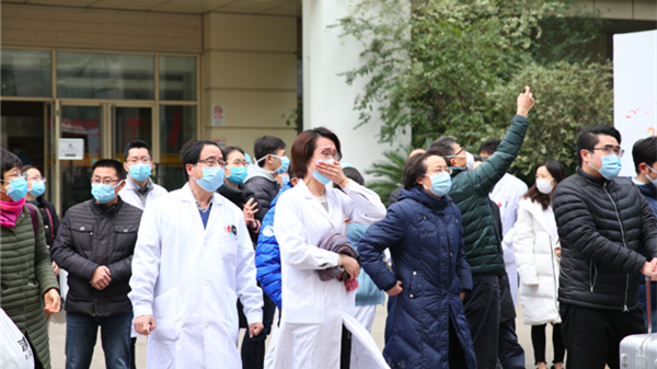  一决胜负！全国“逆行天团”会师武汉！上海最大规模援鄂医疗队出征，已超千人