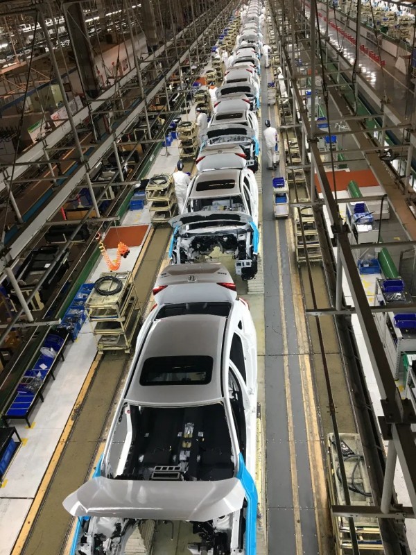 『总台』湖北车企“满血复活”！总台央广记者现场探访→