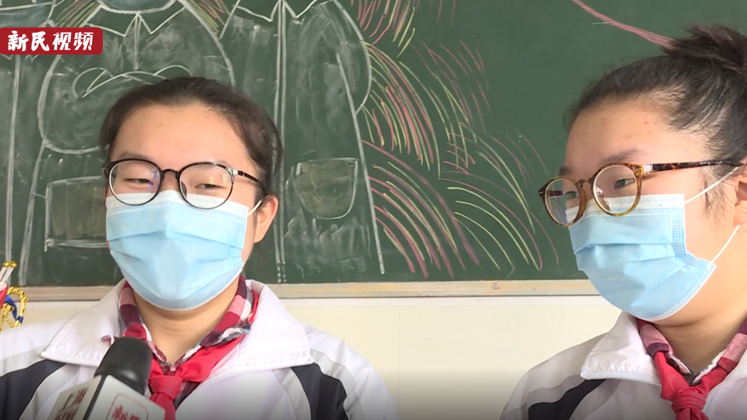 视频 | 双胞胎戴着口罩返校开学， “傻傻分不清”？同学的回答亮了