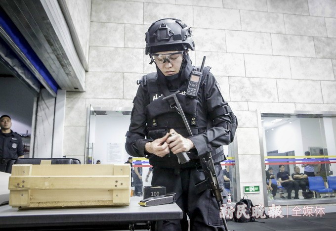 上海公安特警开展“实战大练兵”比武竞赛活动