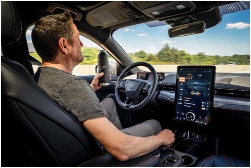 福特汽车在北美推出“解放双手”智能驾驶辅助功能