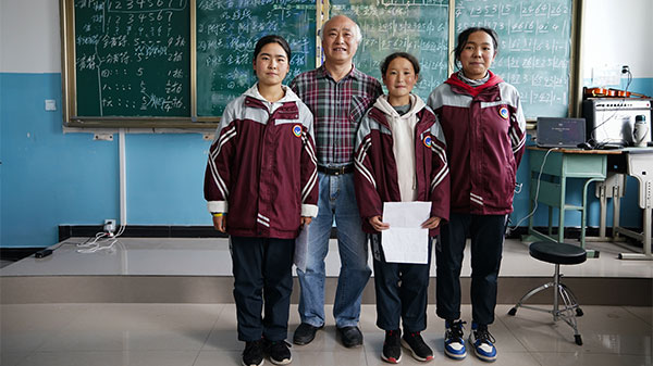 视频 | 这位上海老师临退休选择去青海支教，把音乐“种”进孩子心中 