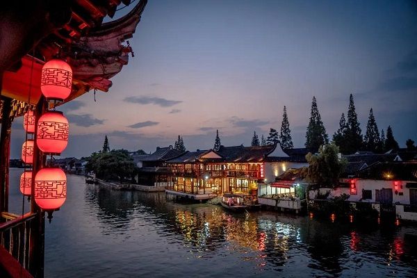 古镇乘船看夜景豫园赏国潮戏剧上海假期系列新体验陆续登场