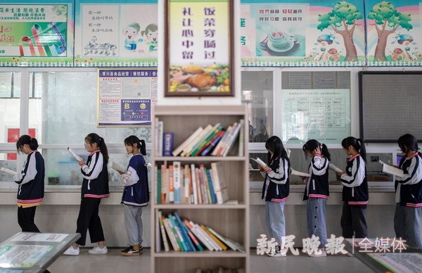 im体育美丽校园 重启新生——汶川大地震13年之际本报记者赴青川实地采访废墟上重建的中学(图10)