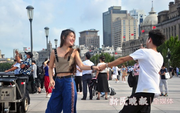 台风过后 阳光重现 外滩人气回归