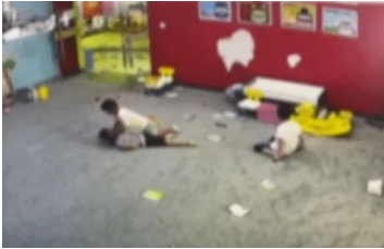 老师呢？？上海一英语培训班里打架，5岁半男孩颅脑损伤