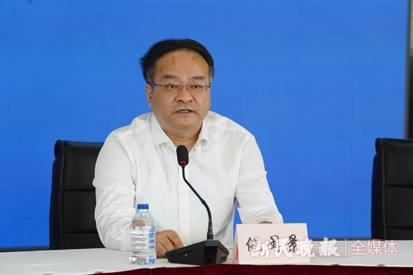 上海15-17岁人群已接种新冠疫苗超过19万剂 将适时启动12-14岁人群疫苗预约 | 疫情防控发布会