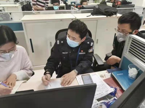 上海市公安局民警谢晓峰：超60个涉疫模型集，为疫情防控构筑“数据屏障”
