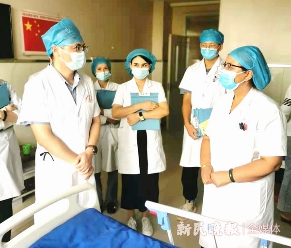 上海援疆医生展现专业水平 为边疆百姓送来“健康福利”