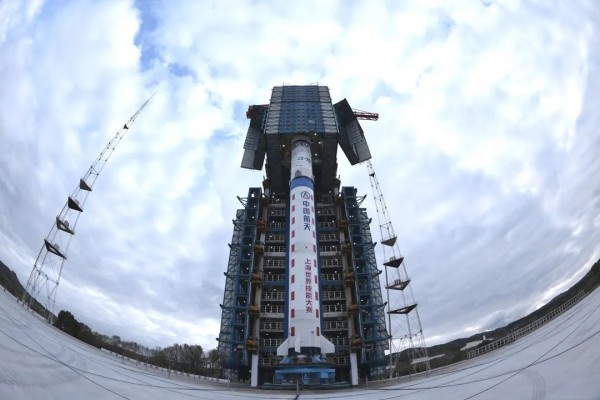 今晚，“上海世界技能大赛”号火箭成功发射我国首颗探日卫星！