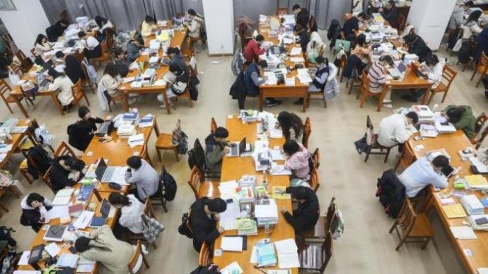 2022年全国硕士研究生招生考试上午开考 上海考研人数达9.9万人