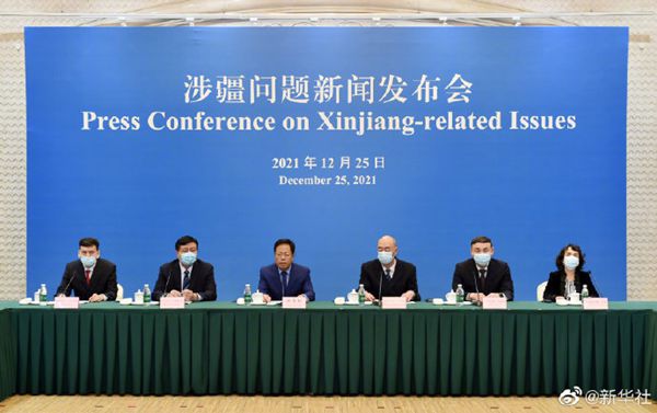 新疆官员：美国公然插手新疆事务是强盗逻辑的延伸