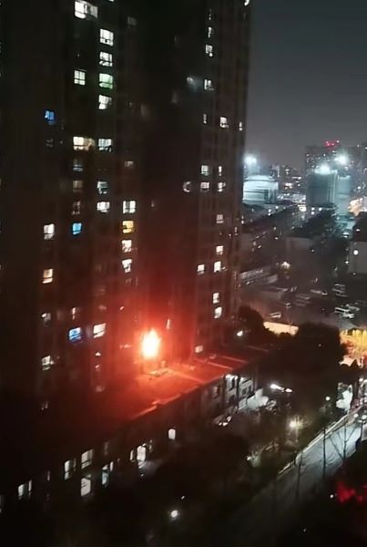 石泉春晓小区发生火灾 幸无人员伤亡