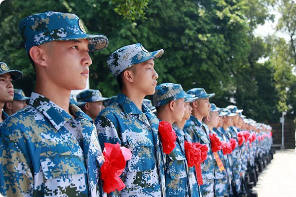 请给我一顶军帽