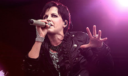 小红莓乐队主唱桃乐丝去世爱尔兰总统发声明哀悼