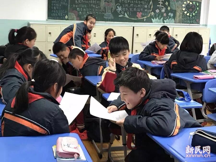 金沙江路小学开展体验中学生活活动