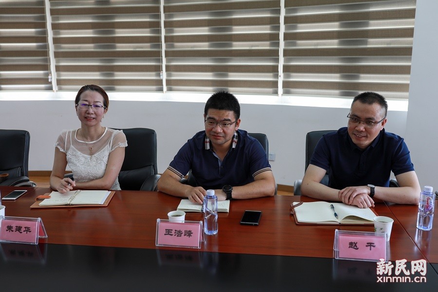 金山区科委领导一行到朱泾小学大调研