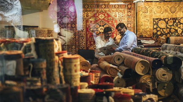 后街小店 | “胡子兄弟”带来家族生意，不出上海能买最美波斯手工地毯