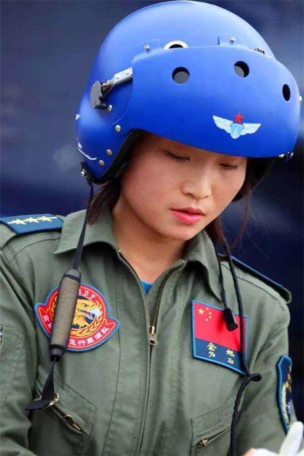 今天头条留给人民空军生日快乐