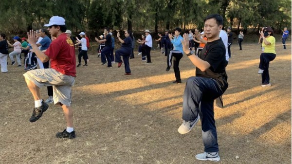 杨军大师赴墨西哥培训7国太极爱好者