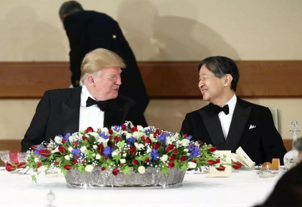 酒品比菜品多，赴天皇晚宴，特朗普吃的是……_深海区_新民网