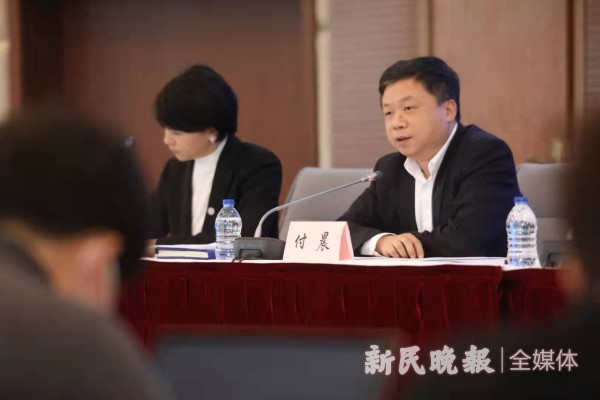 健康委新闻发言人郑锦,上海市教委主任陆靖,上海市疾控中心主任付晨