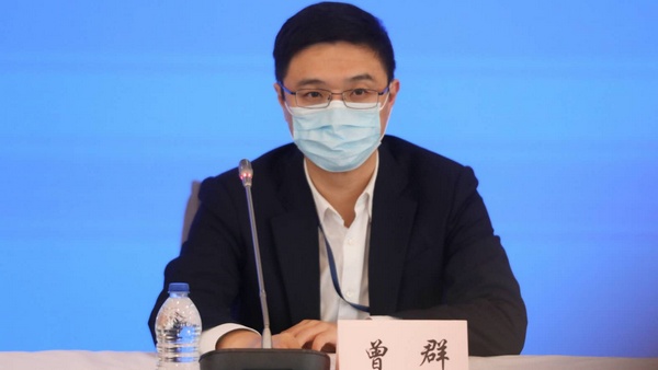 新闻发布会,上海市卫生健康委新闻发言人郑锦,上海市民政局副局长曾群