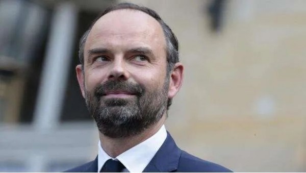 法国总理辞职后立即被查