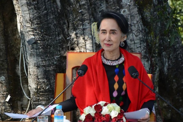 “两驾马车”起危机，谁才是真正能决定缅甸政治走向的人？