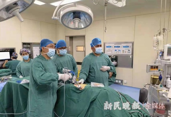 上海援疆专家“亚克西” 喀什二院成功实施1例腹腔肿瘤切除术